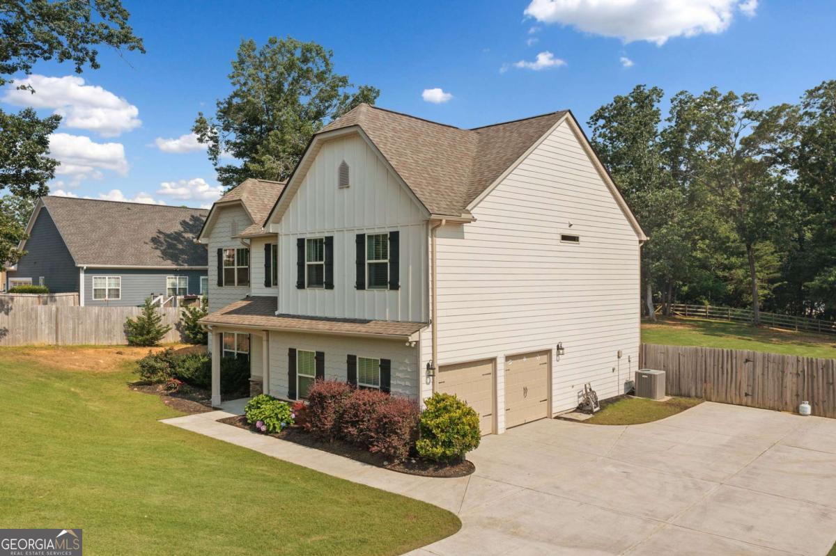 13 Four Feathers Lane Rydal GA 30171