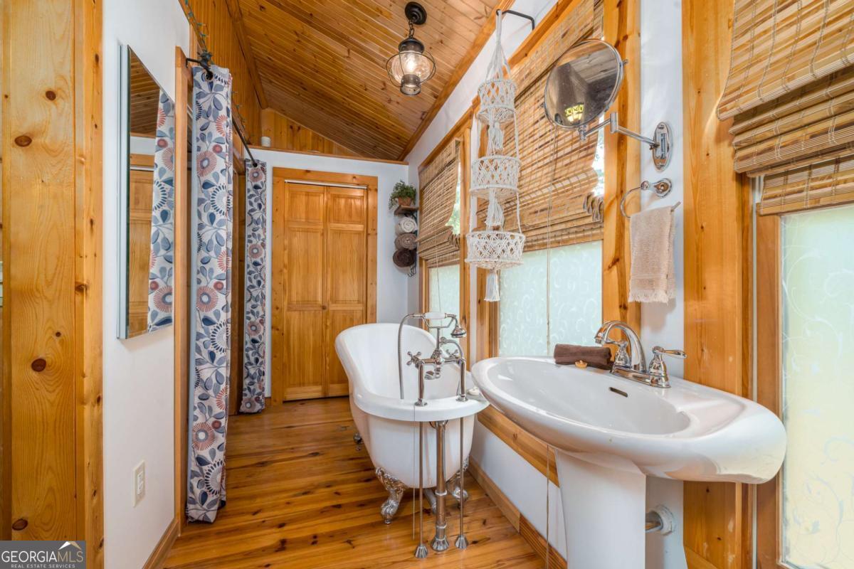 17 Tara Lane Ellijay GA 30540