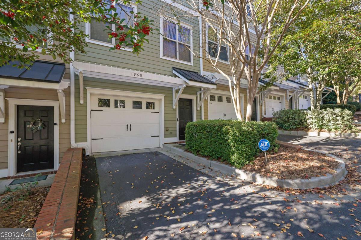 1960 Sterling Oaks Circle NE Atlanta GA 30319