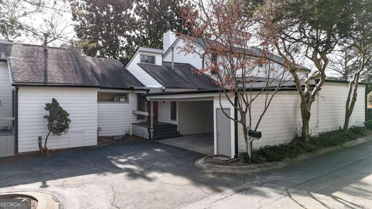 4962 N Ellipse Marietta GA 30068