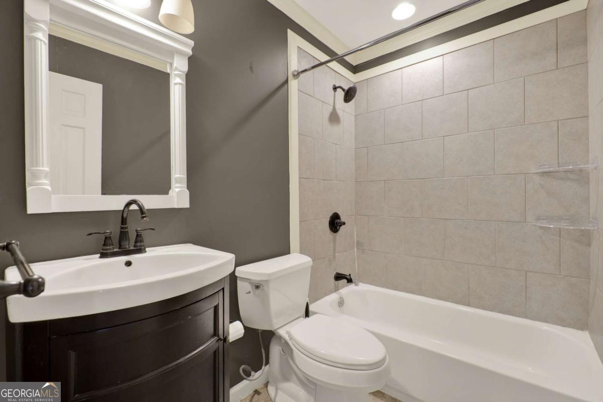 4962 N Ellipse Marietta GA 30068