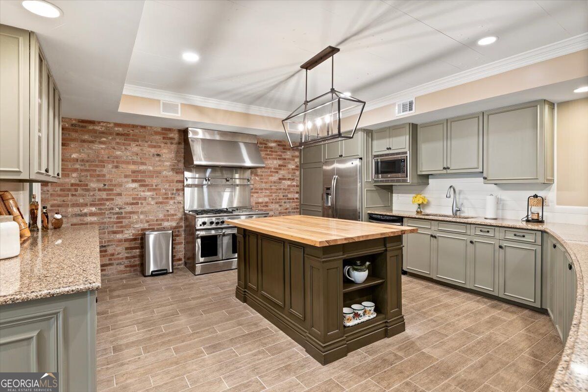 105 Old Cedar Lane Milton GA 30004