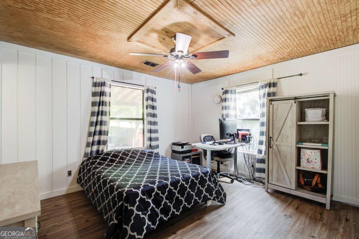 8176 E Highway 5 Whitesburg GA 30185