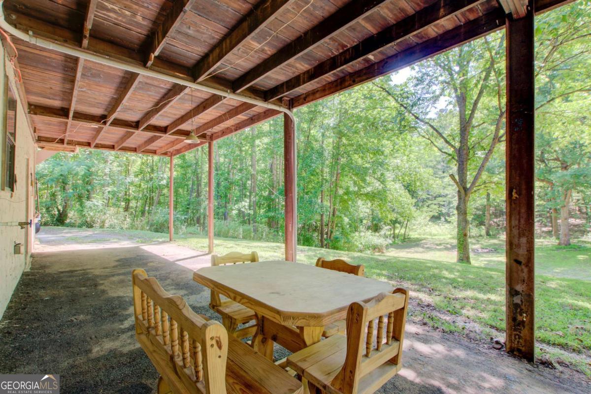 8176 E Highway 5 Whitesburg GA 30185
