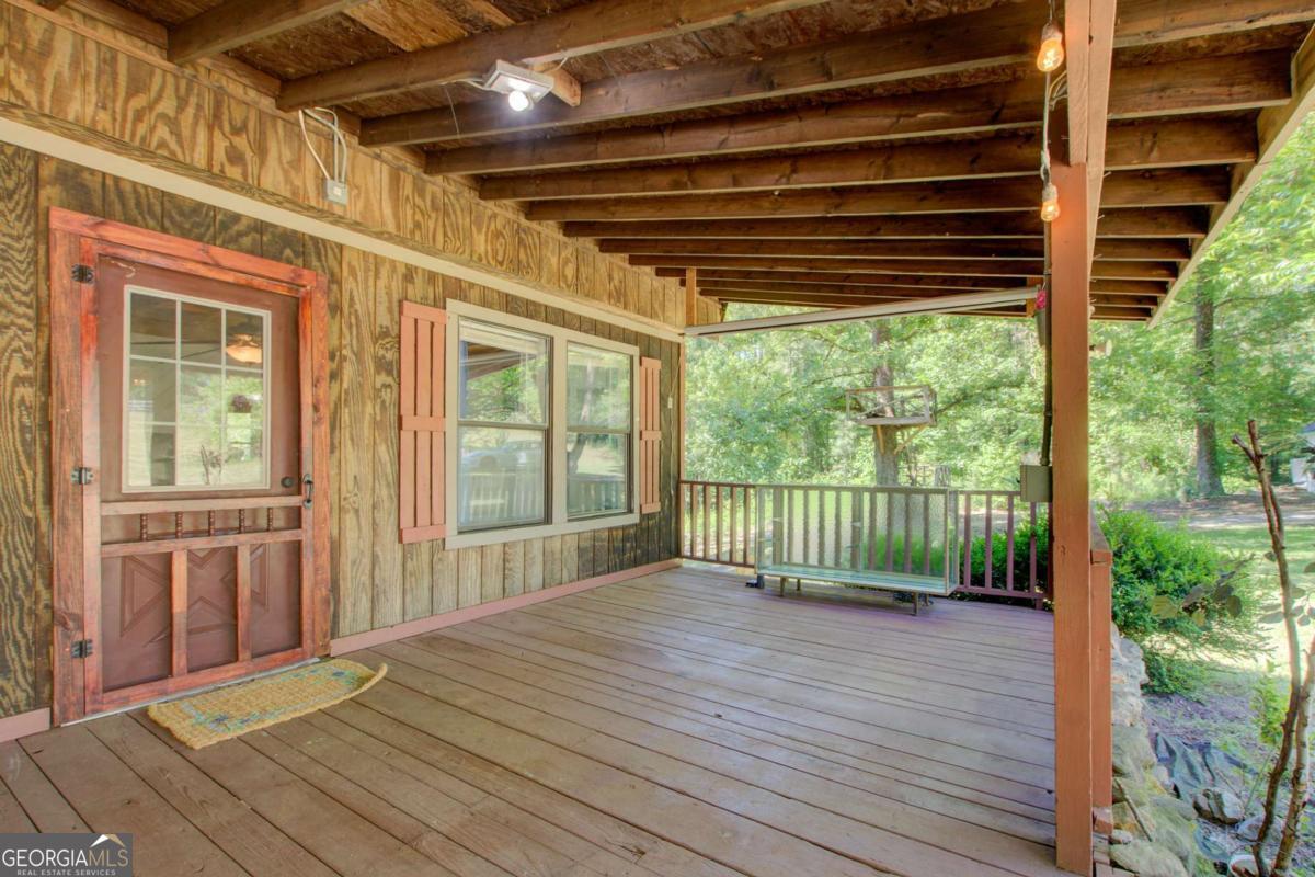 8176 E Highway 5 Whitesburg GA 30185