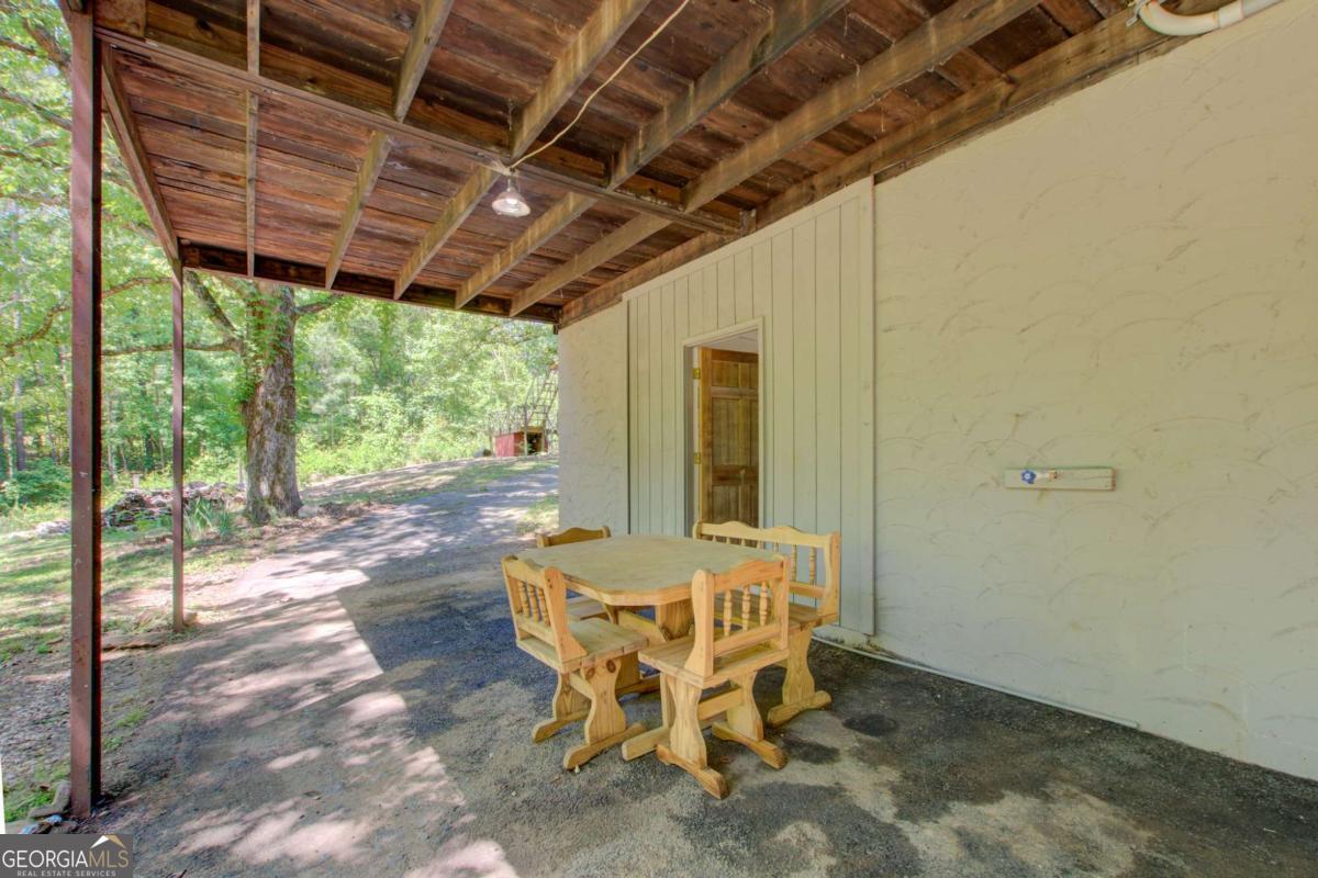 8176 E Highway 5 Whitesburg GA 30185