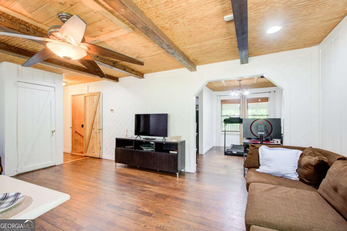 8176 E Highway 5 Whitesburg GA 30185