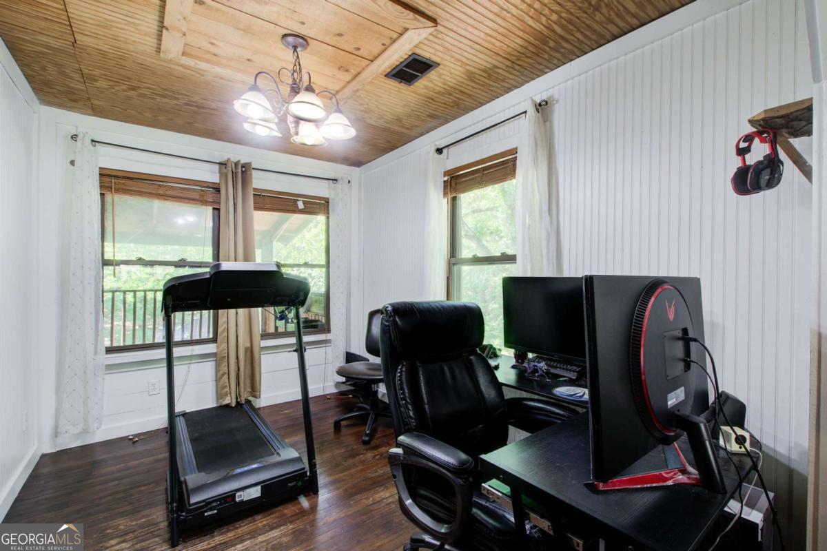 8176 E Highway 5 Whitesburg GA 30185