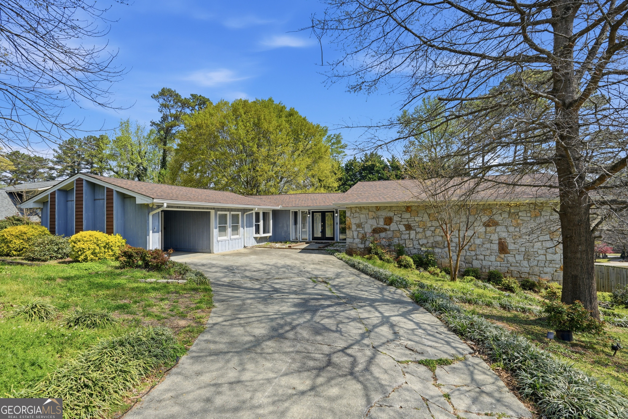 402 Emily Drive SW Lilburn GA 30047