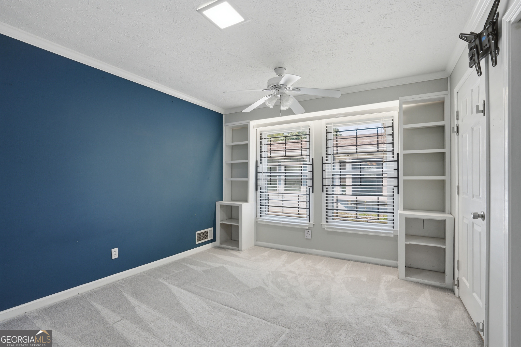 402 Emily Drive SW Lilburn GA 30047