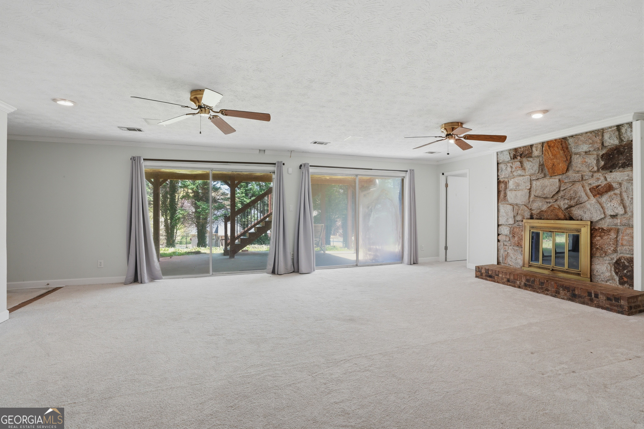402 Emily Drive SW Lilburn GA 30047