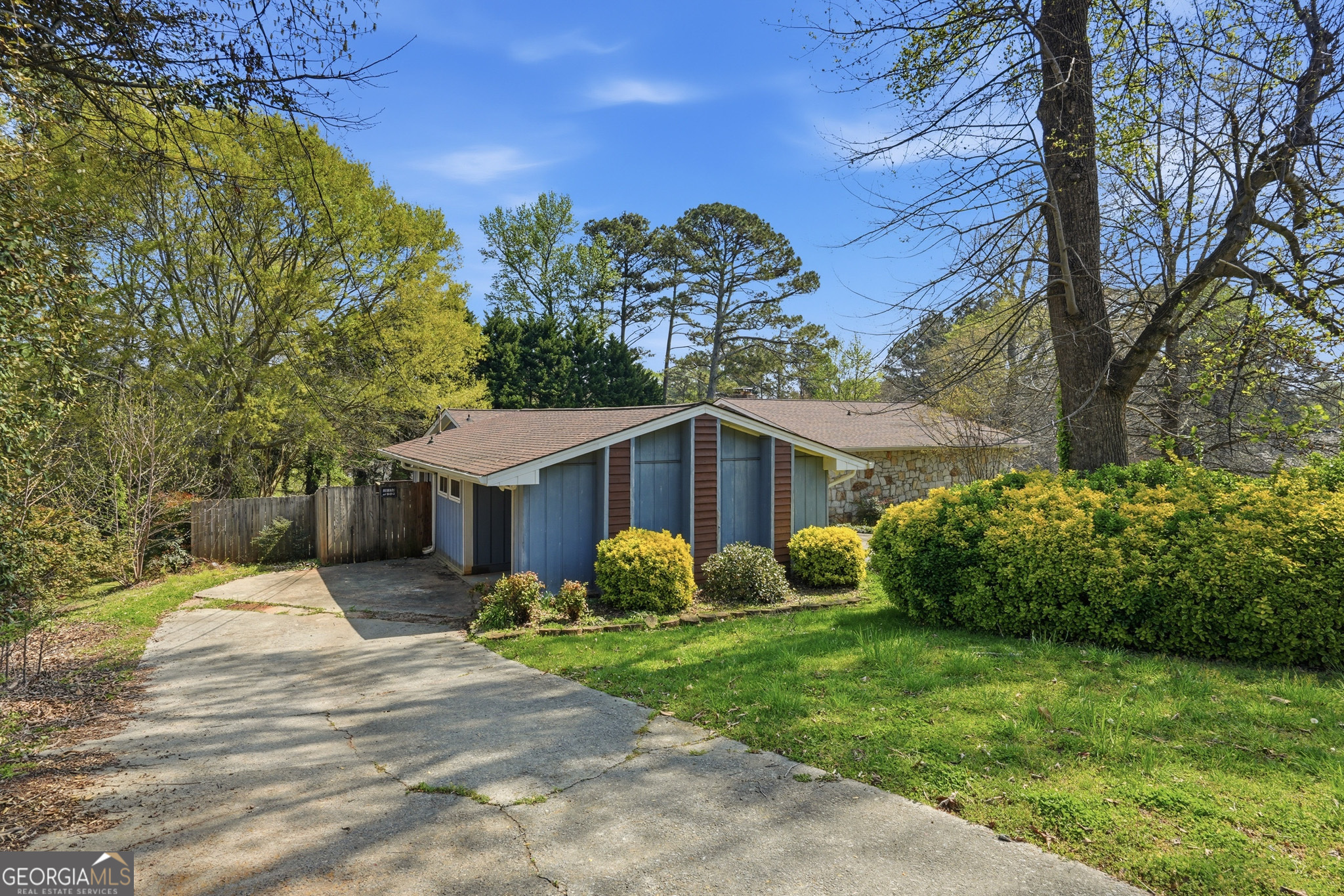 402 Emily Drive SW Lilburn GA 30047