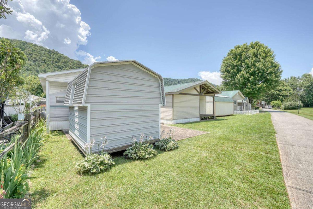 4360 Riverbank Run Hiawassee GA 30546