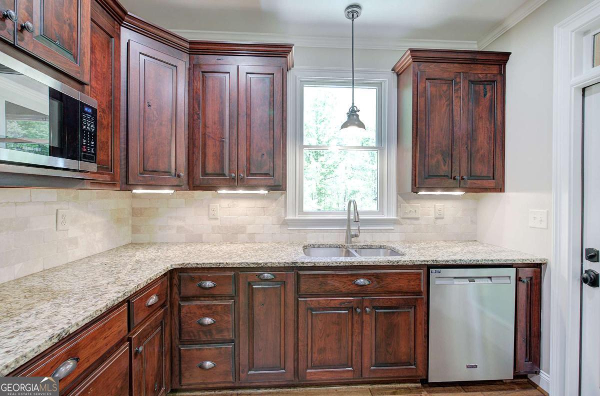 25 Mountain Creek Trail NE Fairmount GA 30139
