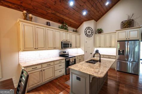 2068 Gallatin Road Young Harris GA 30582
