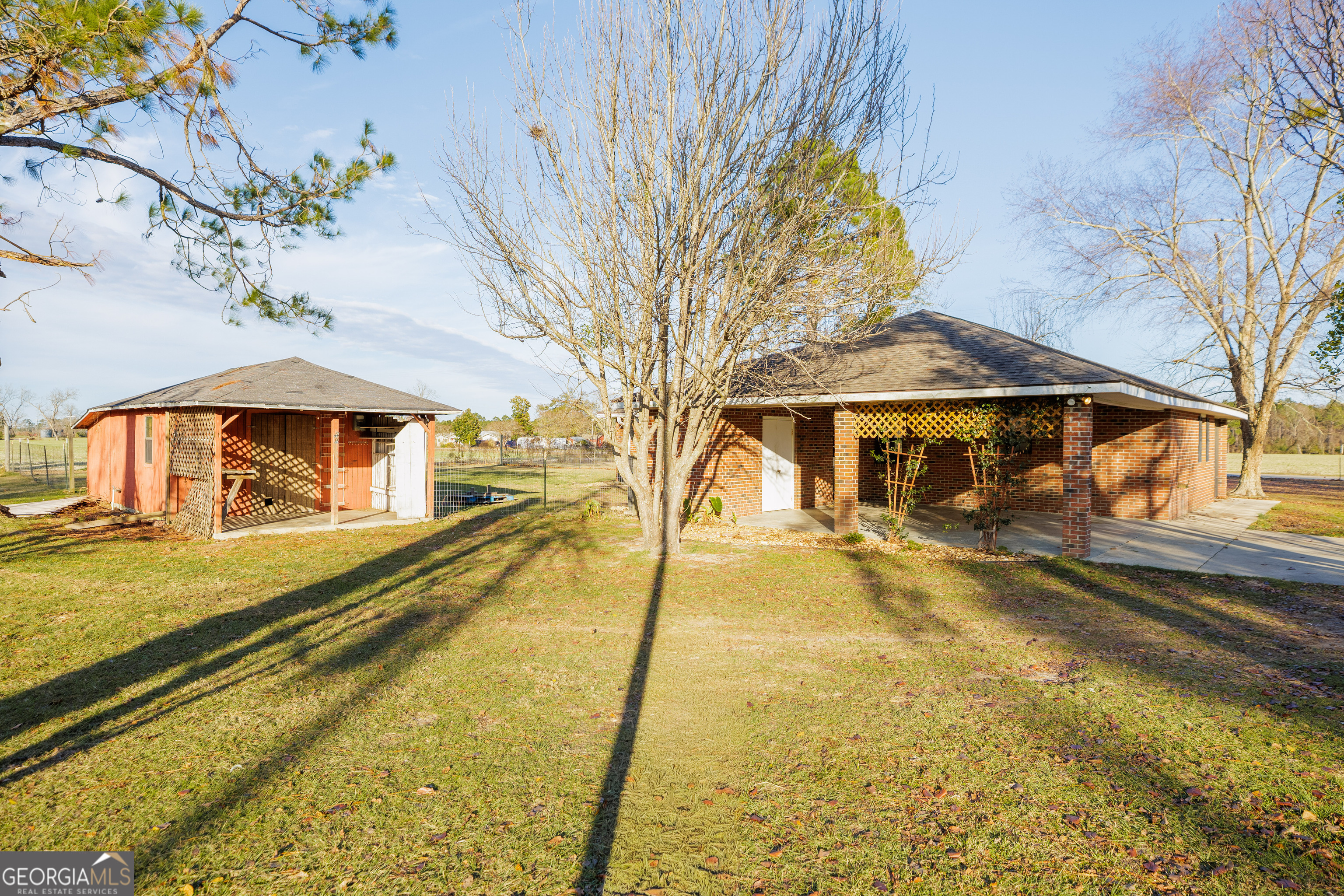 18 Eddye Lane Ray City GA 31645