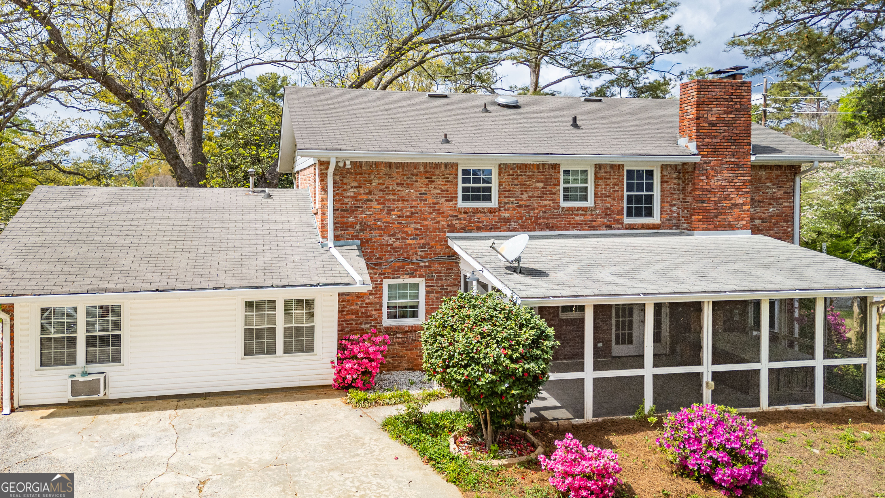 2484 Powers Ferry Drive SE Marietta GA 30067