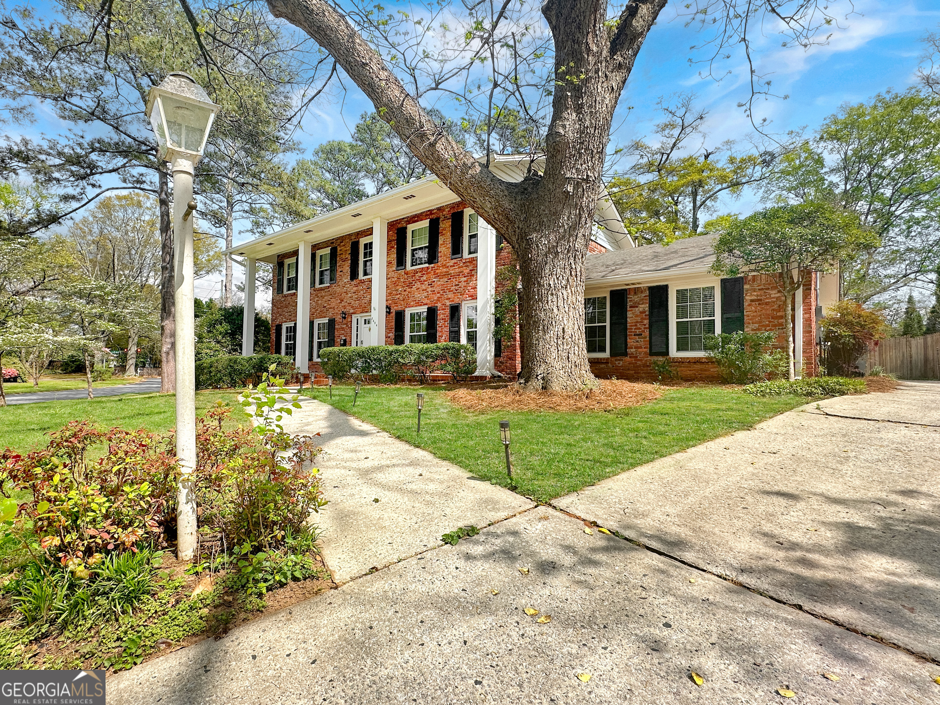 2484 Powers Ferry Drive SE Marietta GA 30067