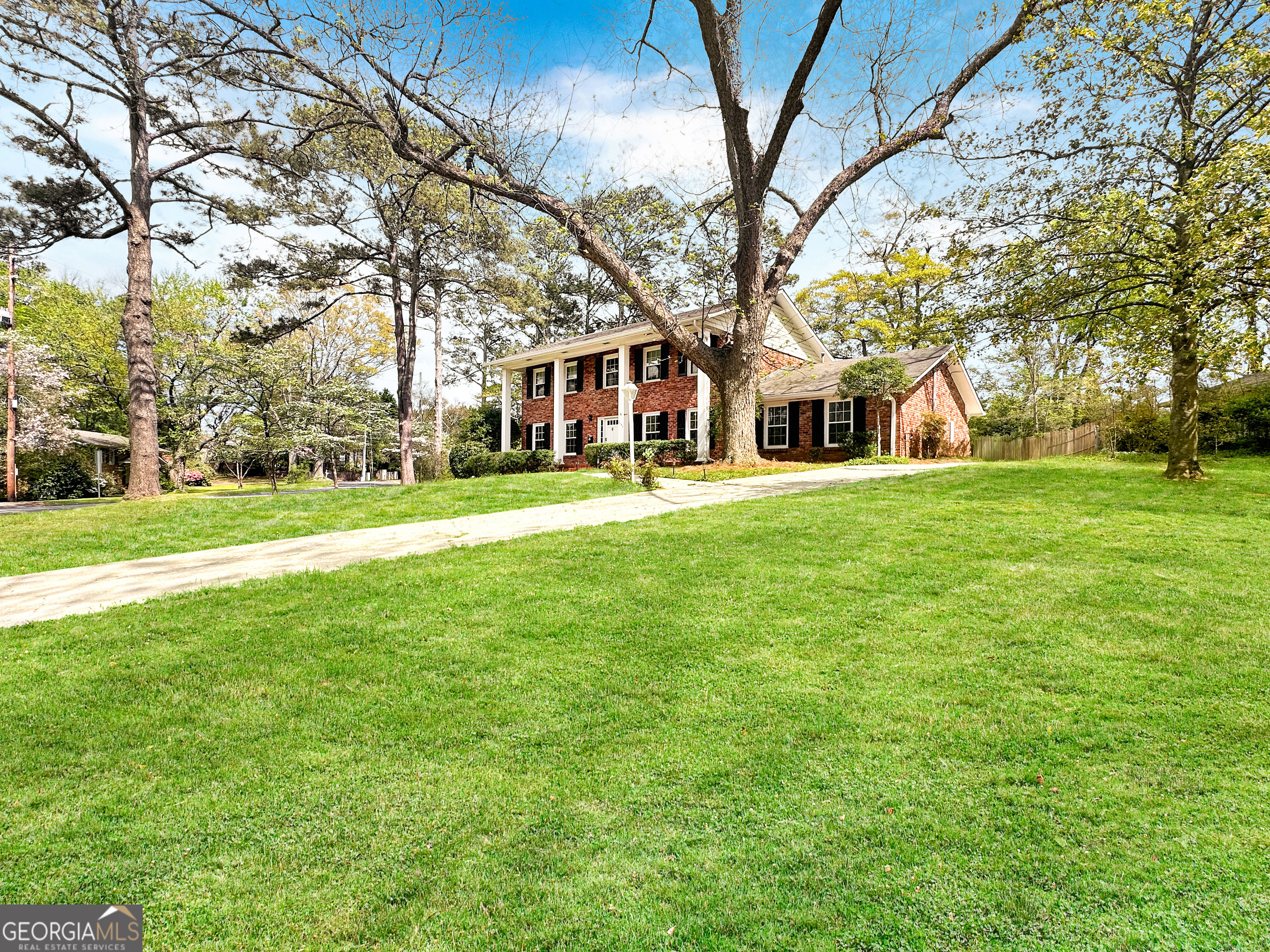 2484 Powers Ferry Drive SE Marietta GA 30067
