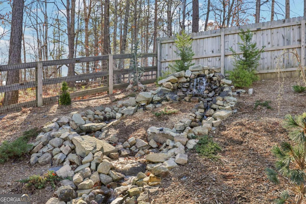 602 Red Leaf Way Canton GA 30114