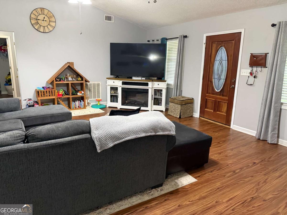 550 Smith Starley Road NE Mcintyre GA 31054
