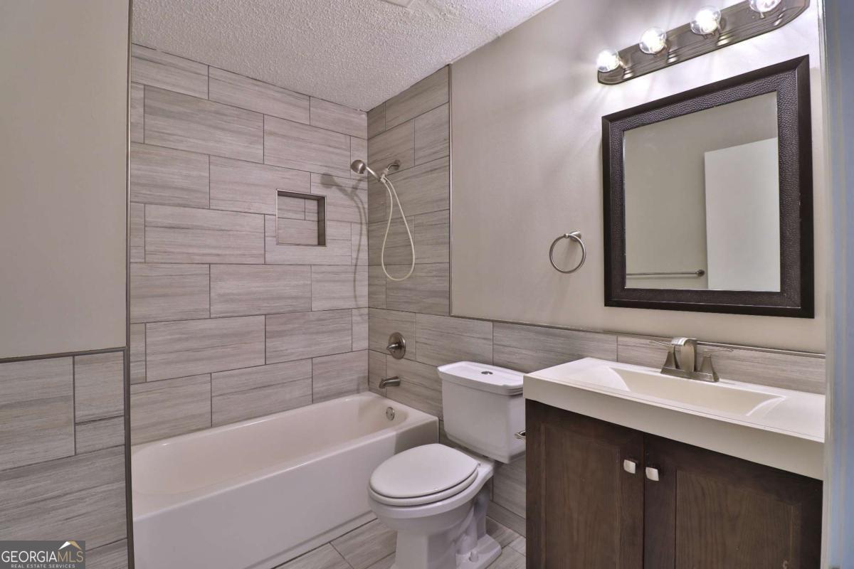 1412 Huntingdon Chase Sandy Springs GA 30350