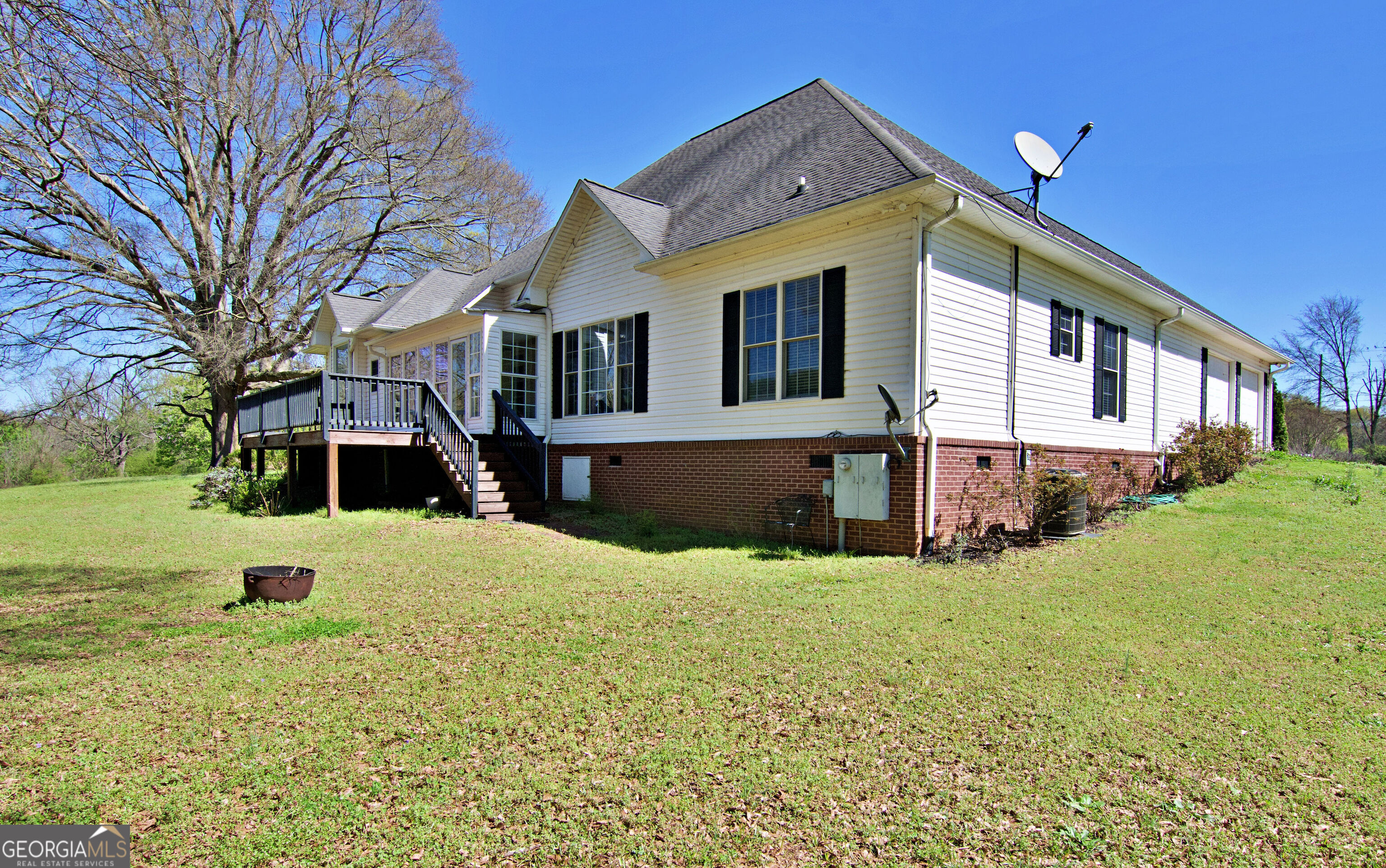 7893 Athens Road Carnesville GA 30521