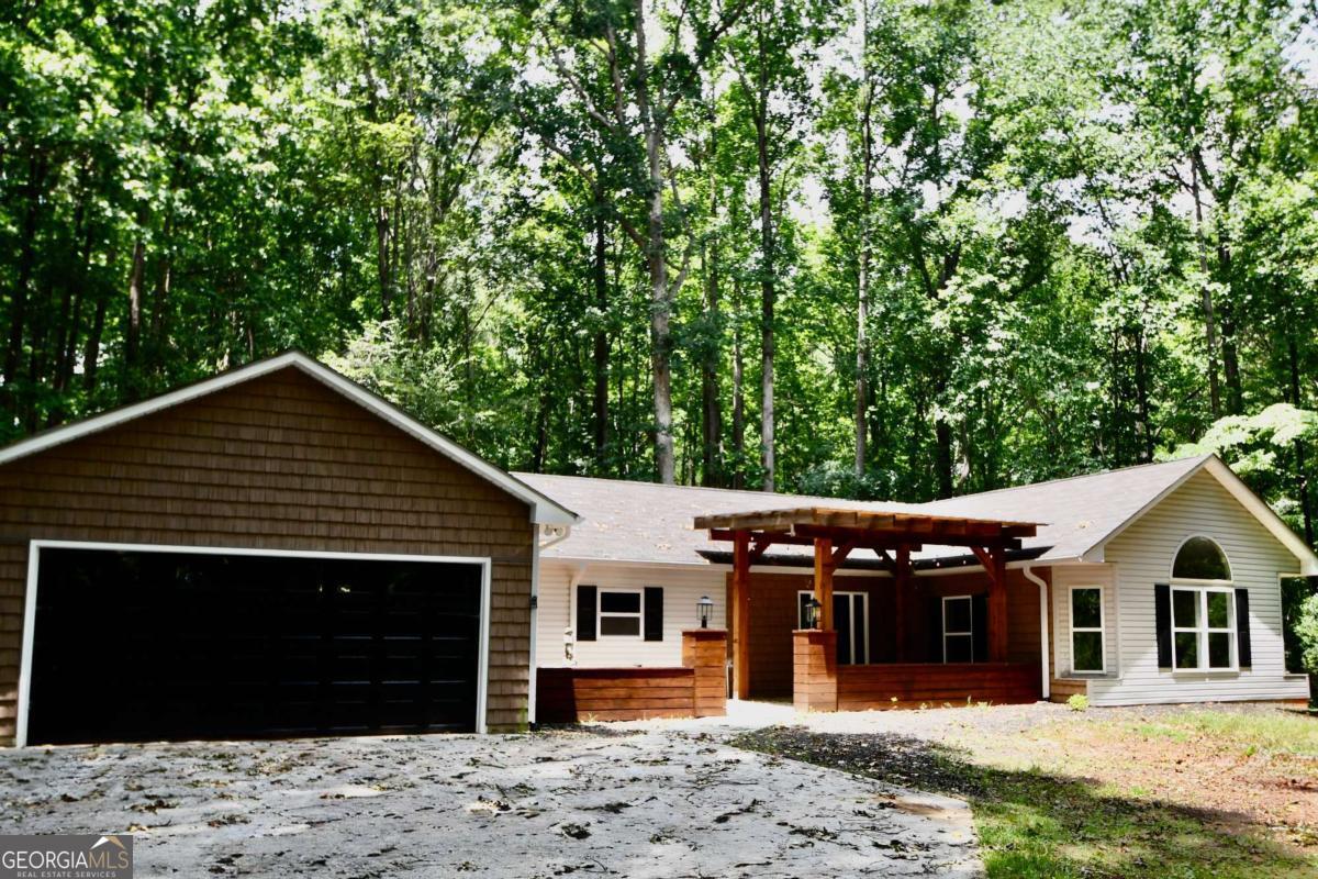 257 Lake Place Drive Lavonia GA 30553