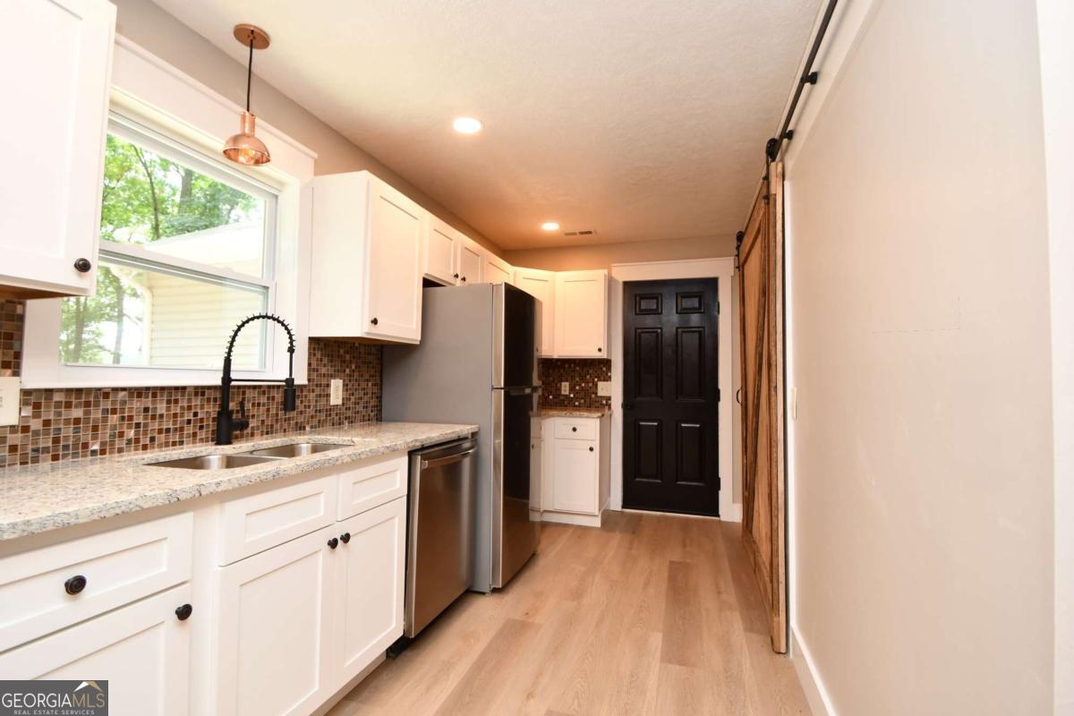 257 Lake Place Drive Lavonia GA 30553