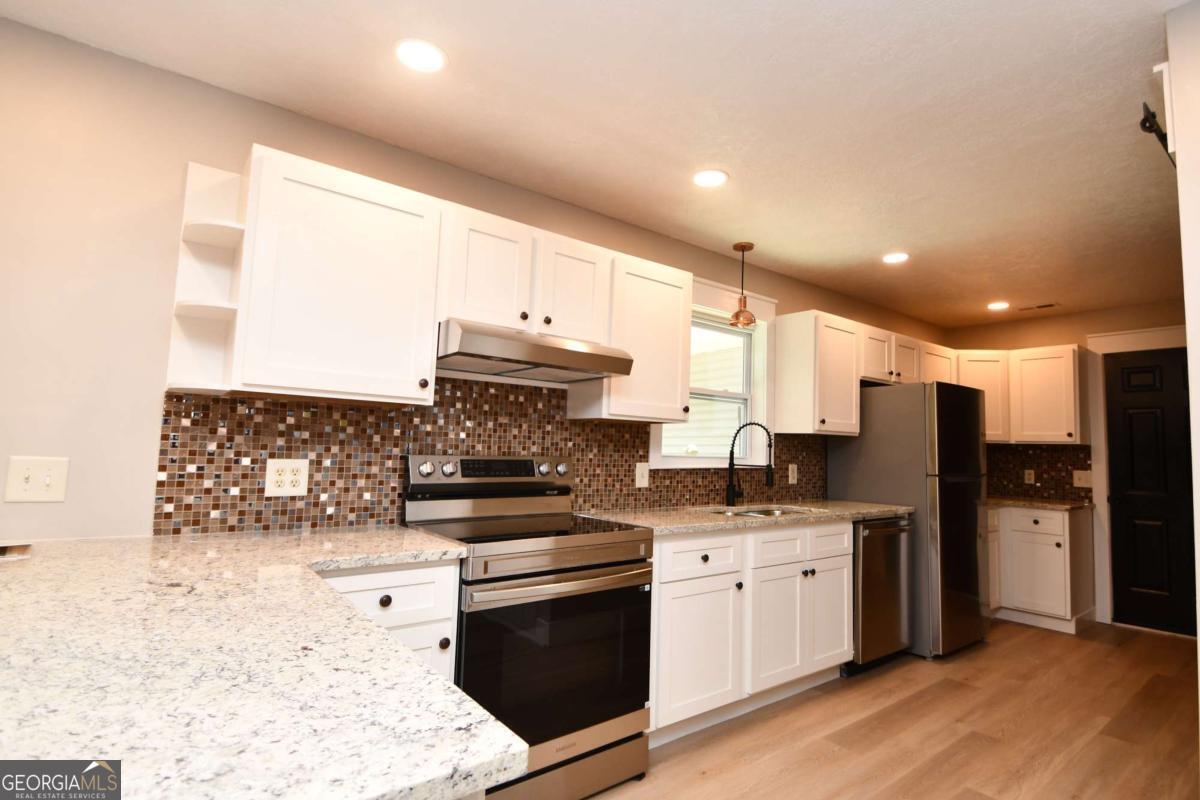 257 Lake Place Drive Lavonia GA 30553