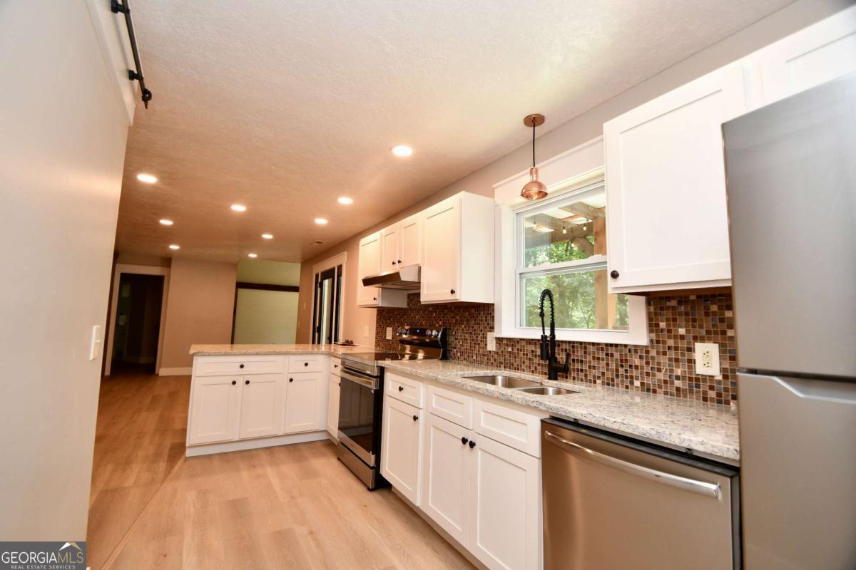 257 Lake Place Drive Lavonia GA 30553