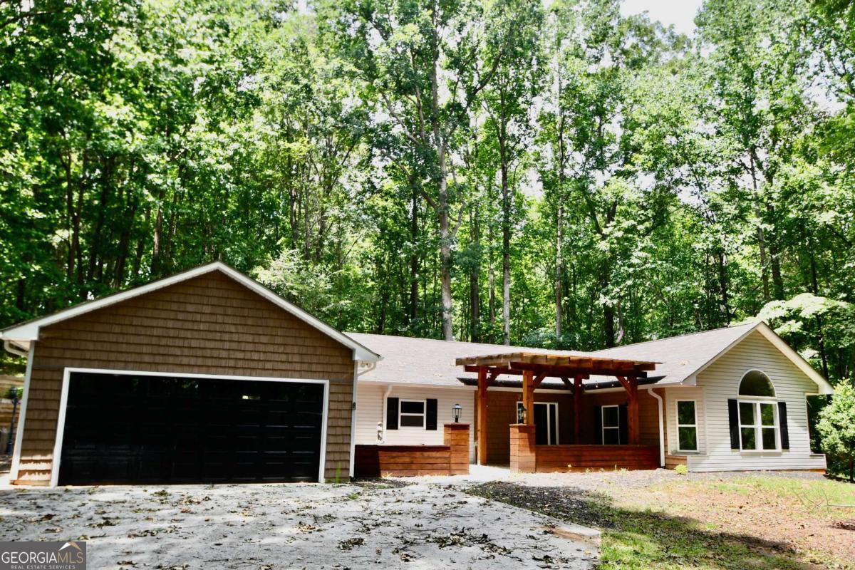 257 Lake Place Drive Lavonia GA 30553