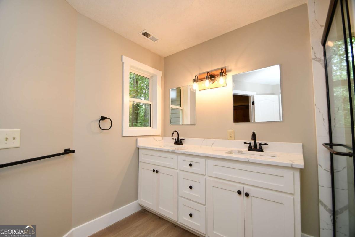 257 Lake Place Drive Lavonia GA 30553