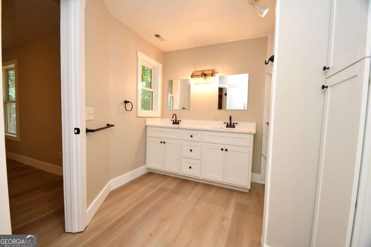 257 Lake Place Drive Lavonia GA 30553