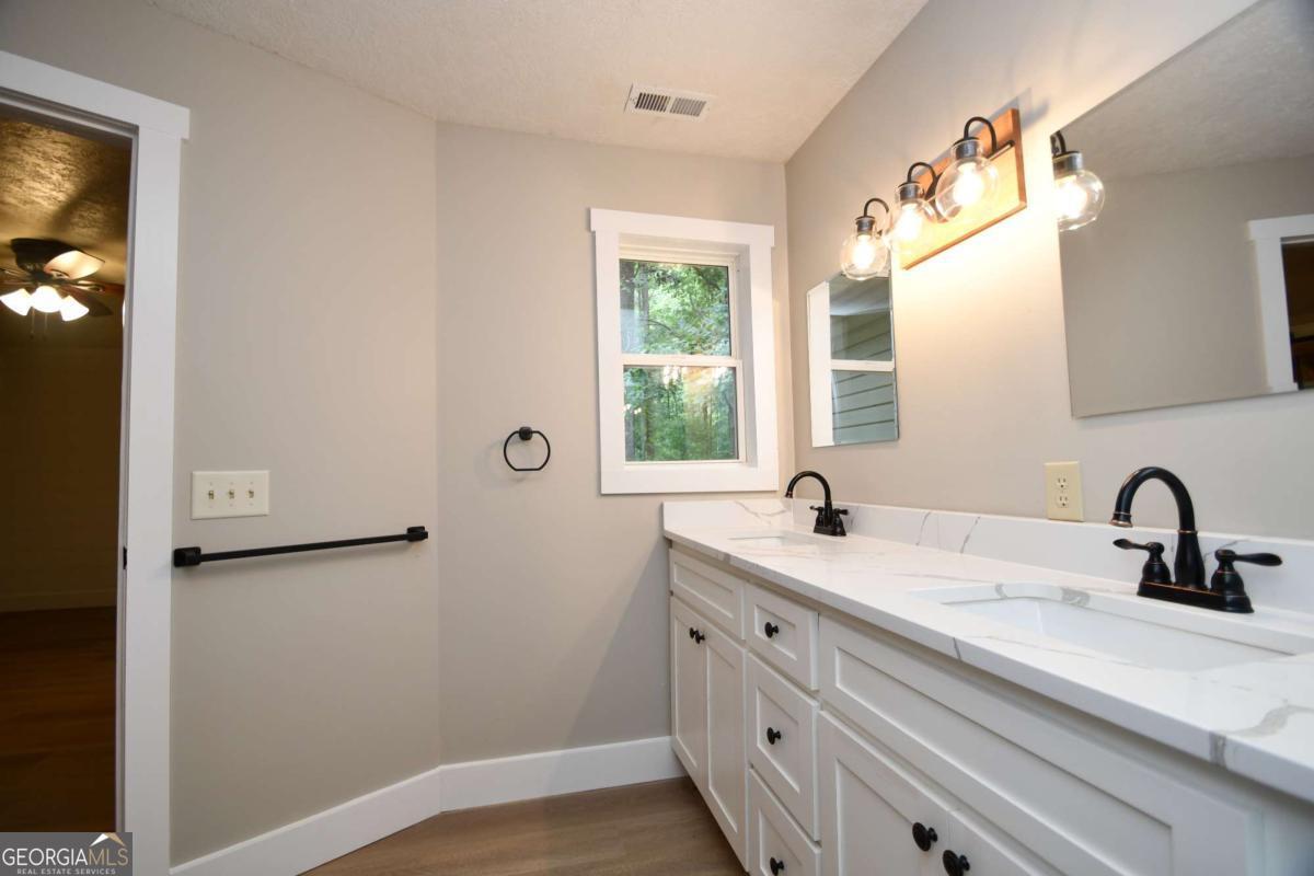 257 Lake Place Drive Lavonia GA 30553