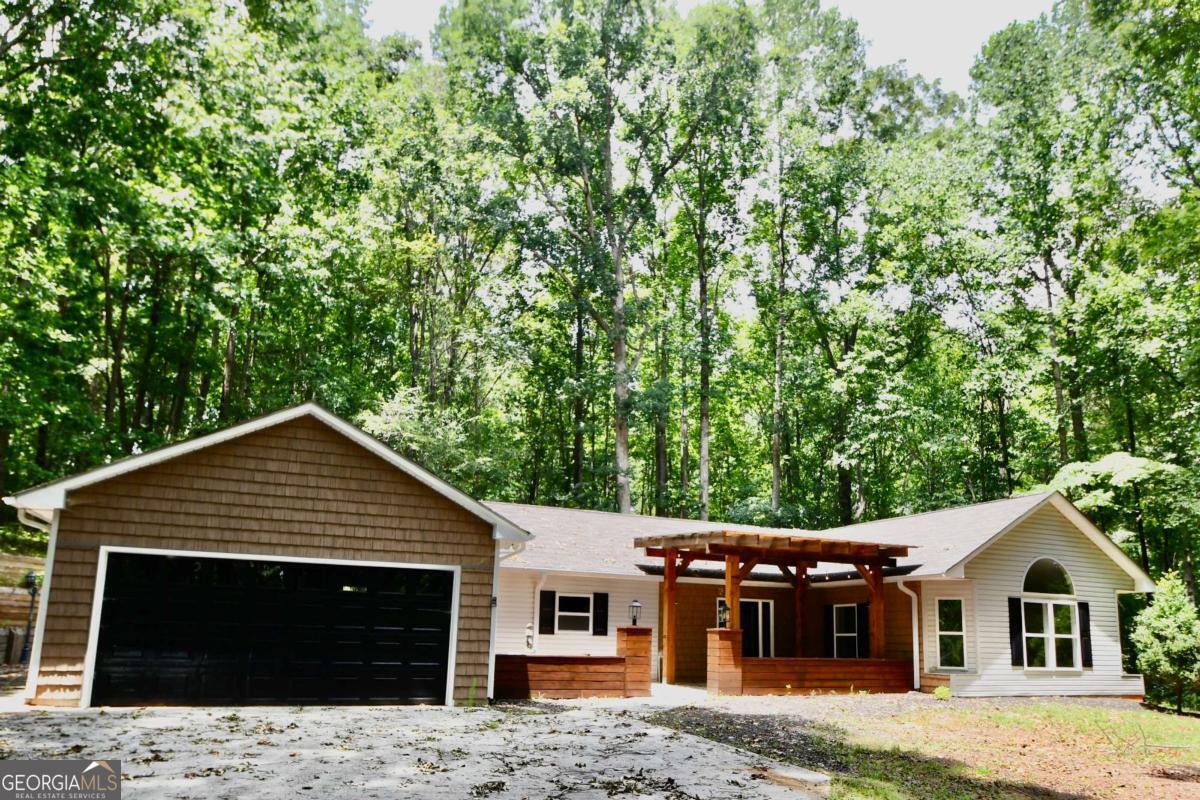 257 Lake Place Drive Lavonia GA 30553