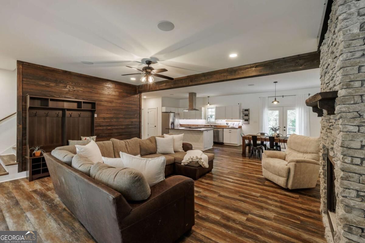 930 James Holcomb Road Hull GA 30646