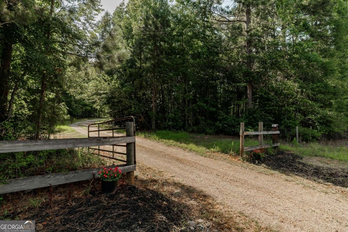 930 James Holcomb Road Hull GA 30646