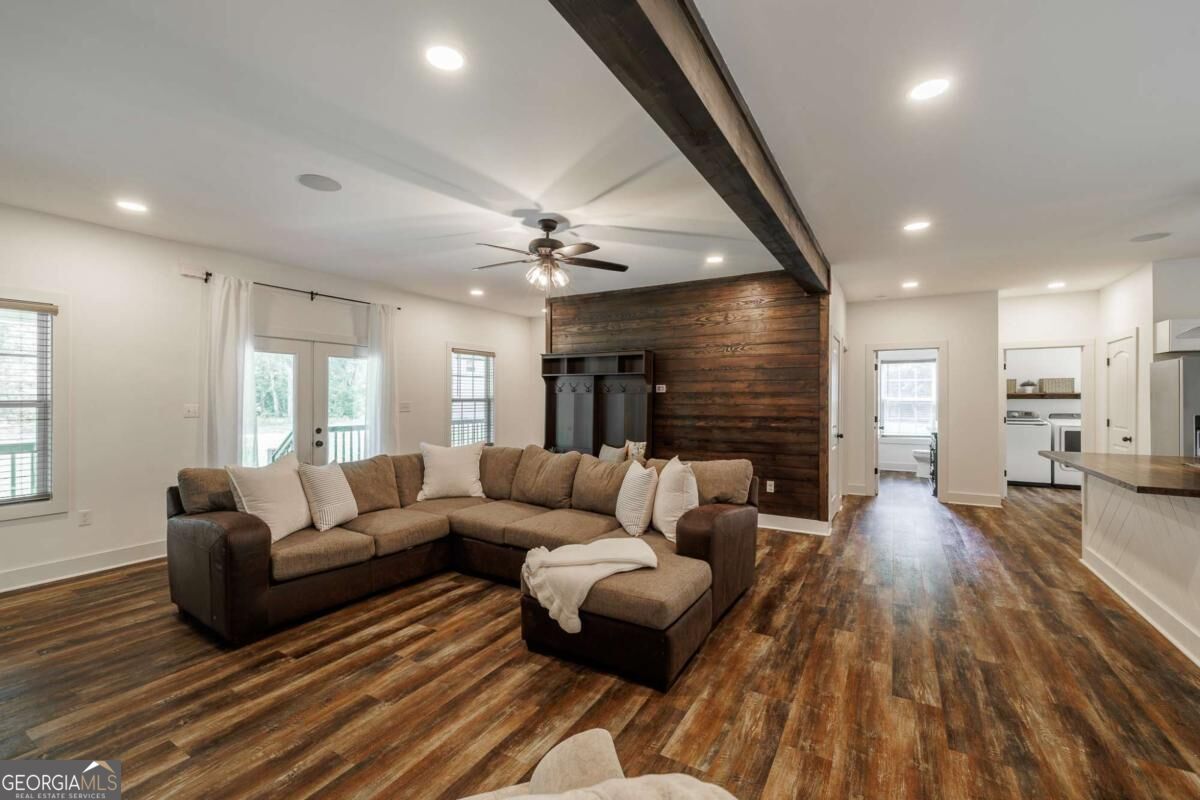 930 James Holcomb Road Hull GA 30646