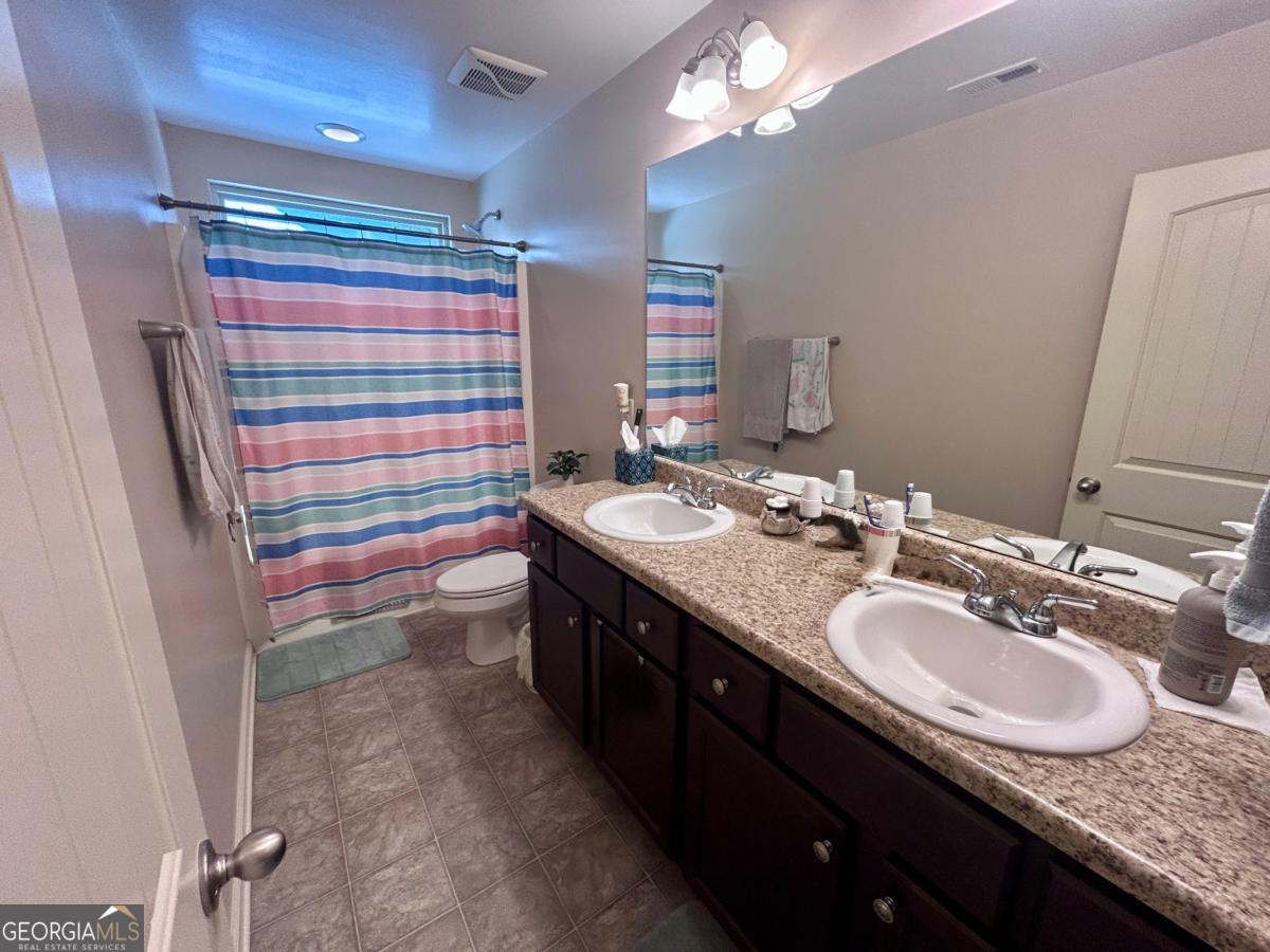 35 Seabiscuit Court Newnan GA 30263