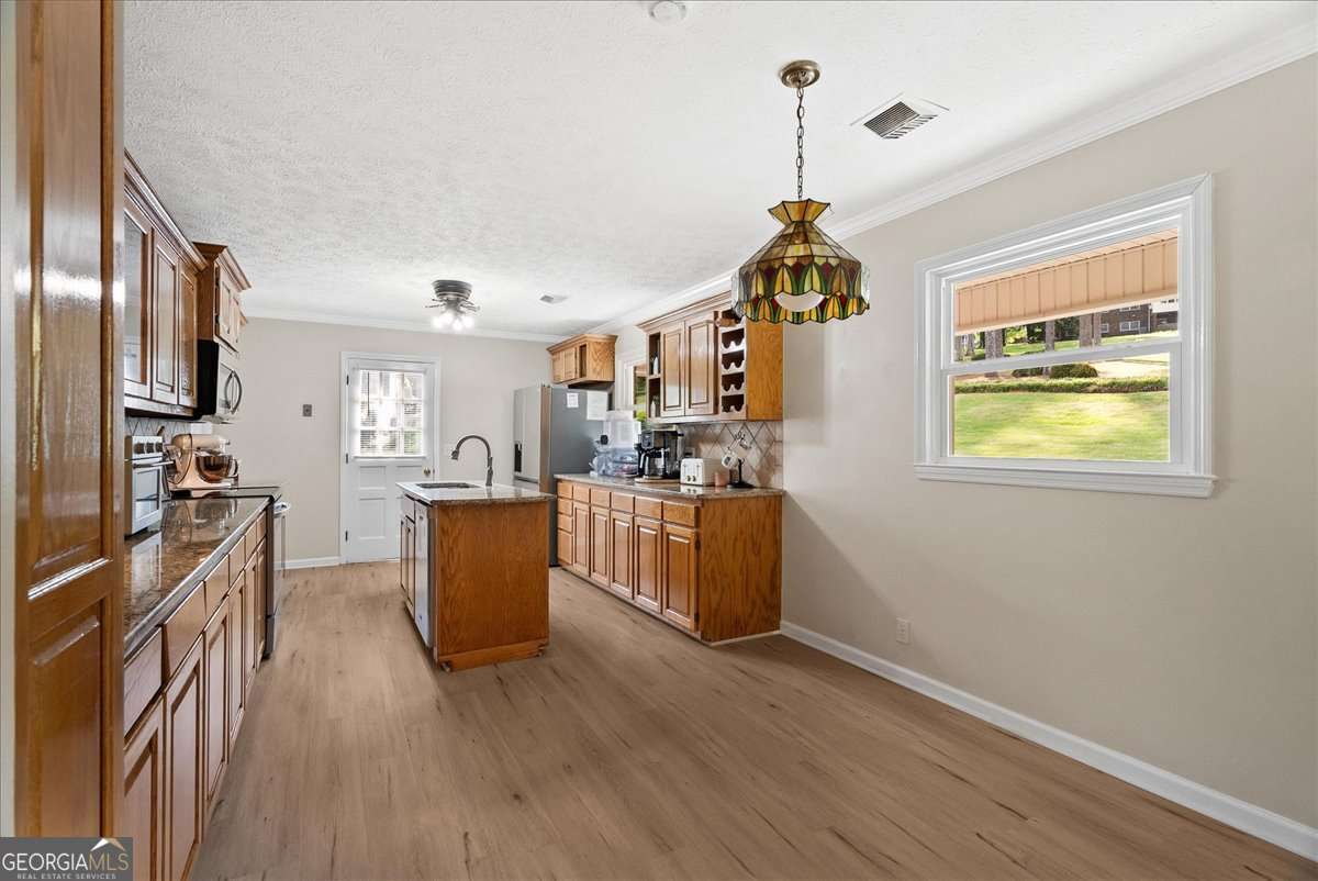 206 Victory Drive Calhoun GA 30701