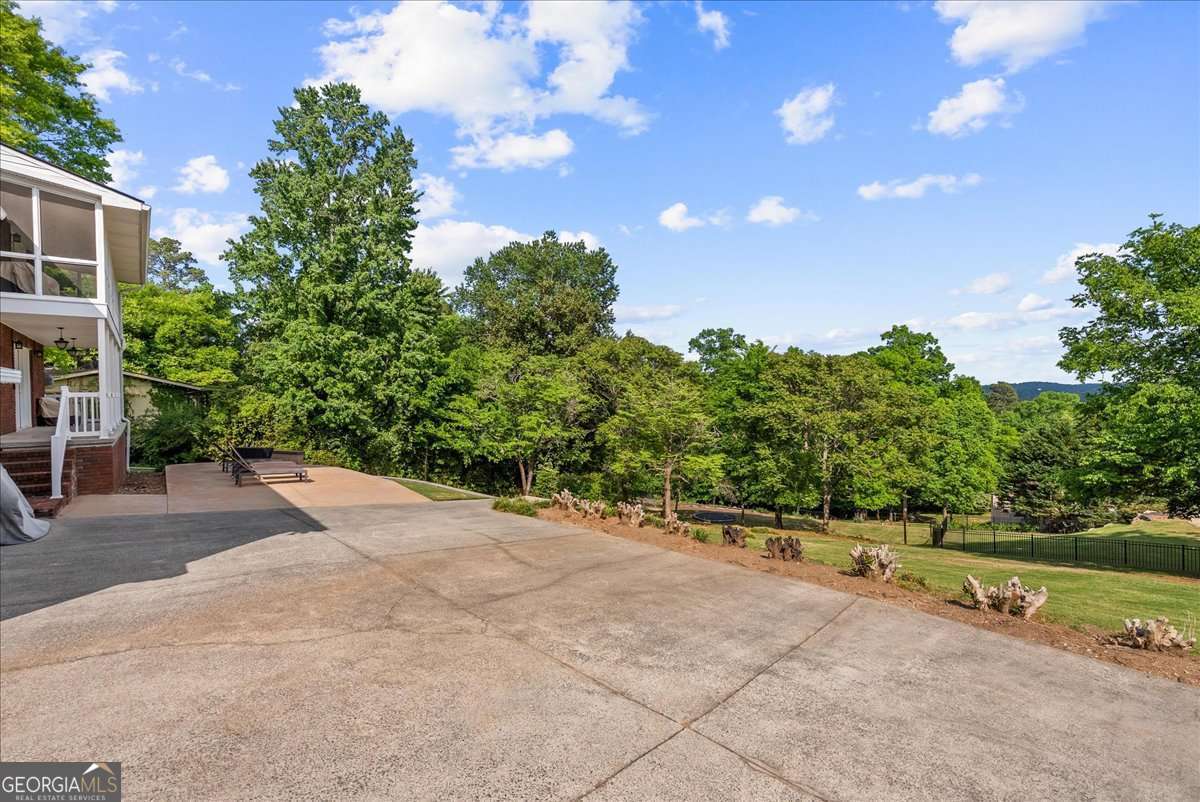 206 Victory Drive Calhoun GA 30701