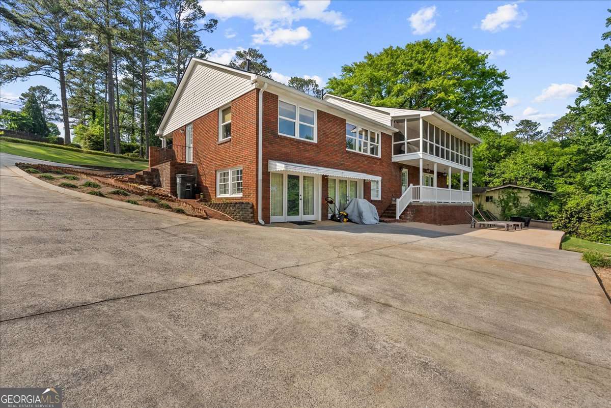 206 Victory Drive Calhoun GA 30701