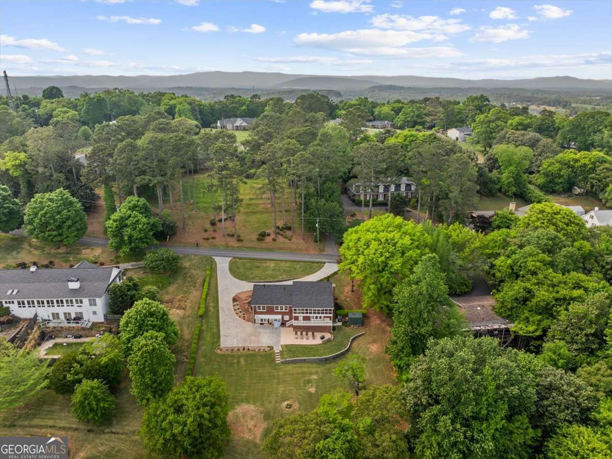 206 Victory Drive Calhoun GA 30701