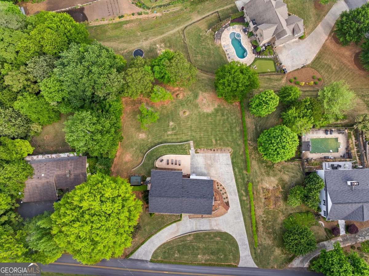 206 Victory Drive Calhoun GA 30701