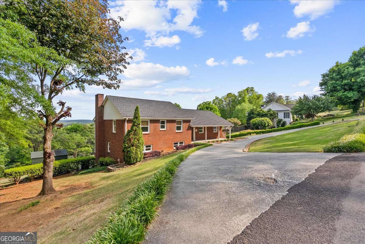 206 Victory Drive Calhoun GA 30701
