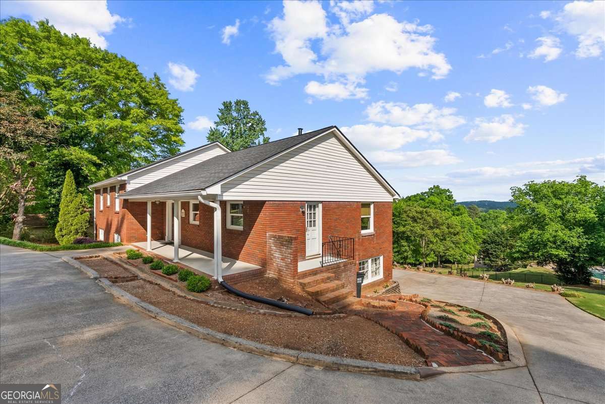 206 Victory Drive Calhoun GA 30701