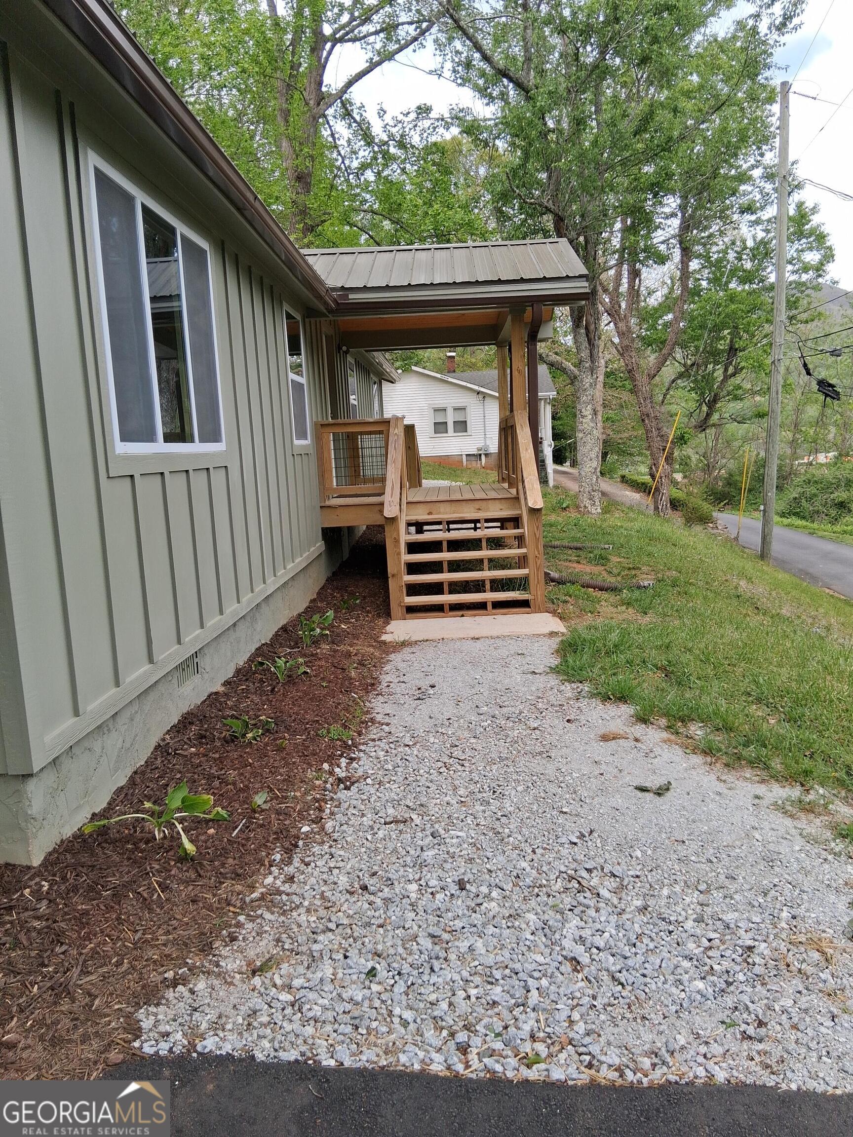 143 Nelson Avenue Clayton GA 30525