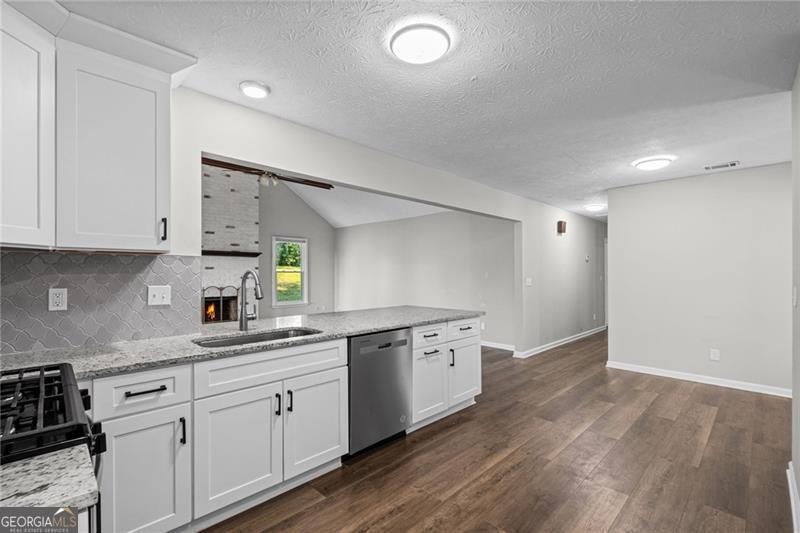 1194 Meadow Oaks Drive NW Acworth GA 30102
