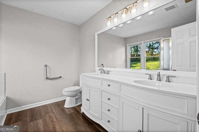 1194 Meadow Oaks Drive NW Acworth GA 30102